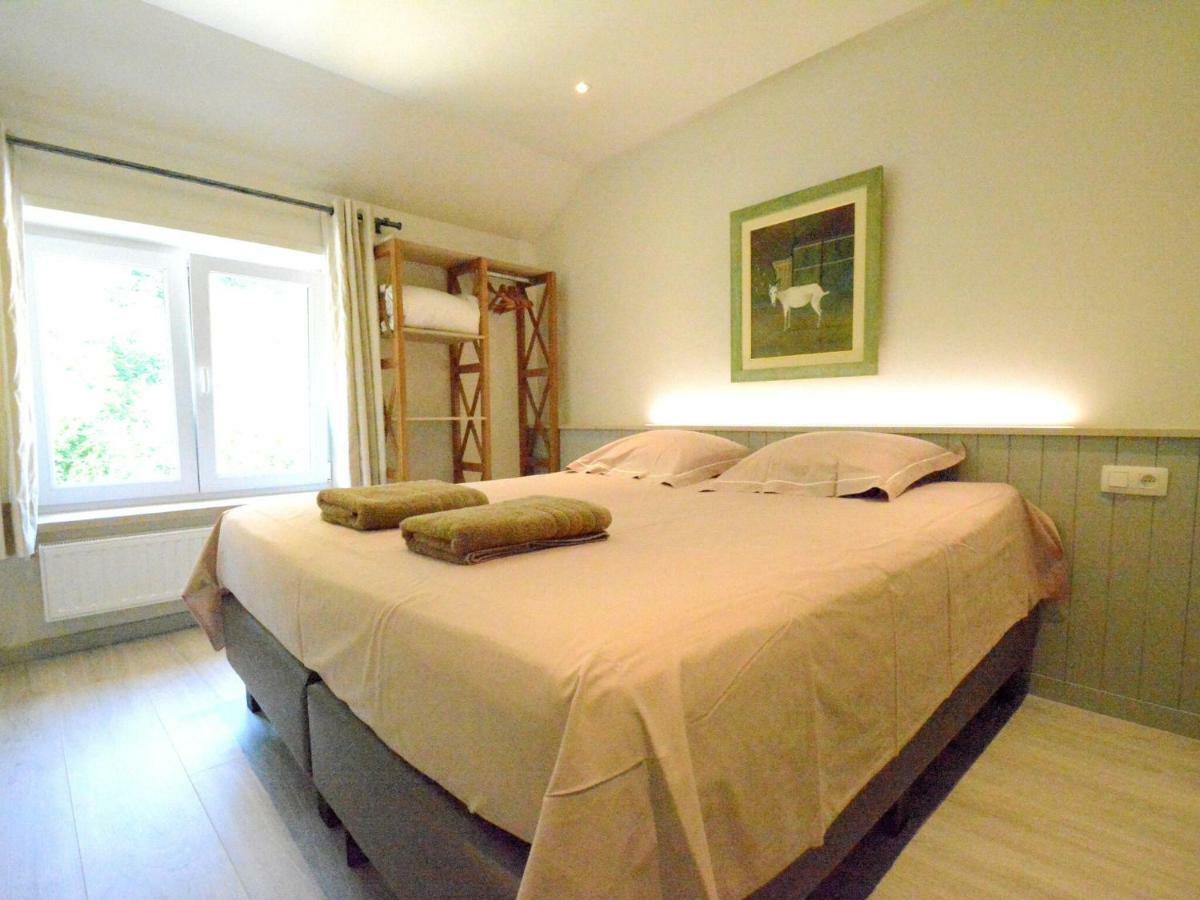 Villa Large Townhouse With Pool Table Bouillon Exterior foto
